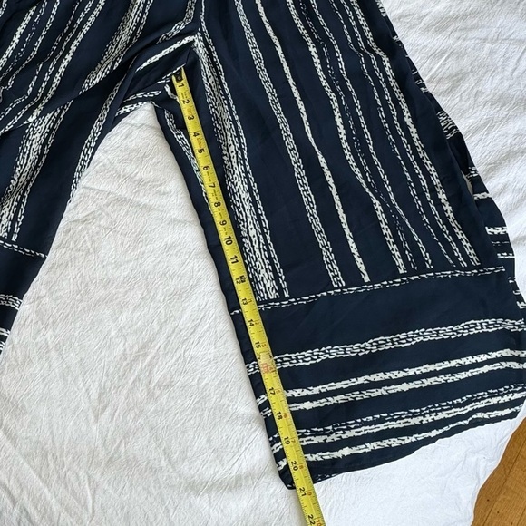 Luxology Short Sleeve lined Dressy romper/jumpsuit size Lrg Blue/White flowy - Picture 13 of 16